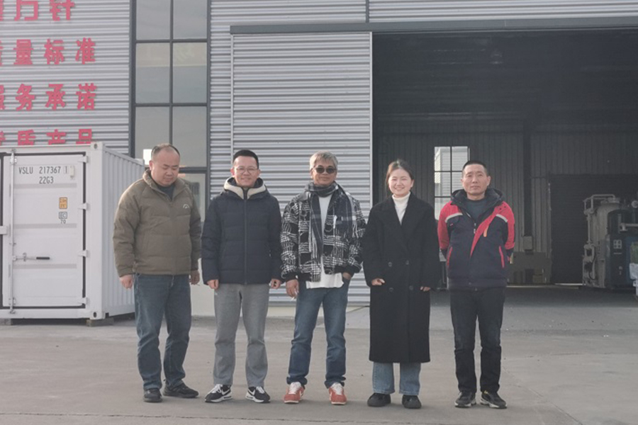 Kunden i Cote d 'Ivoire inspicerede fabrikken og underskrev containerens iltgeneratorkontrakt på stedet