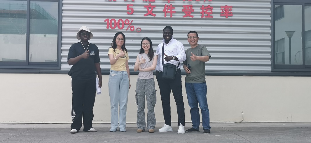 Burkina Faso -klienter underskriver ordre efter at have besøgt vores ilt- og nitrogengeneratorfremstillingsbase